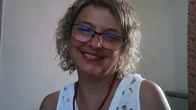 Snapshot of ElizabethGorden chatting on 06/28/26, 07:14 ElizabethGorden online show from 06/28/26, 07:14