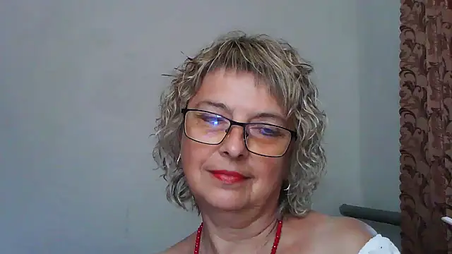 Snapshot of ElizabethGorden chatting on 07/02/26, 10:43 ElizabethGorden online show from 07/02/26, 10:43