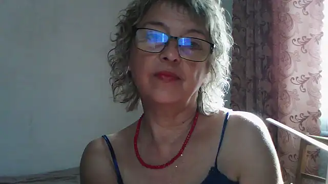 Snapshot of ElizabethGorden chatting on 07/04/26, 05:35 ElizabethGorden online show from 07/04/26, 05:35