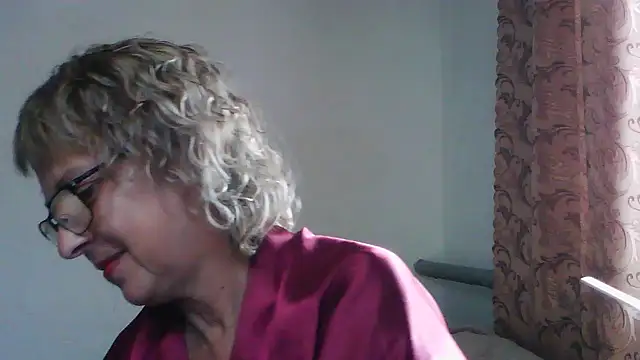 Snapshot of ElizabethGorden chatting on 07/14/26, 05:56 ElizabethGorden online show from 07/14/26, 05:56