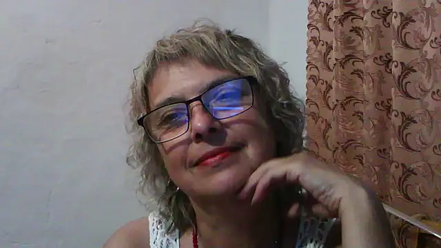 Snapshot of ElizabethGorden chatting on 07/14/26, 05:29 ElizabethGorden online show from 07/14/26, 05:29