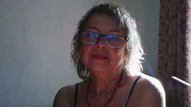 Snapshot of ElizabethGorden chatting on 07/16/26, 05:35 ElizabethGorden online show from 07/16/26, 05:35