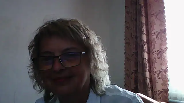 Snapshot of ElizabethGorden chatting on 07/18/26, 06:39 ElizabethGorden online show from 07/18/26, 06:39