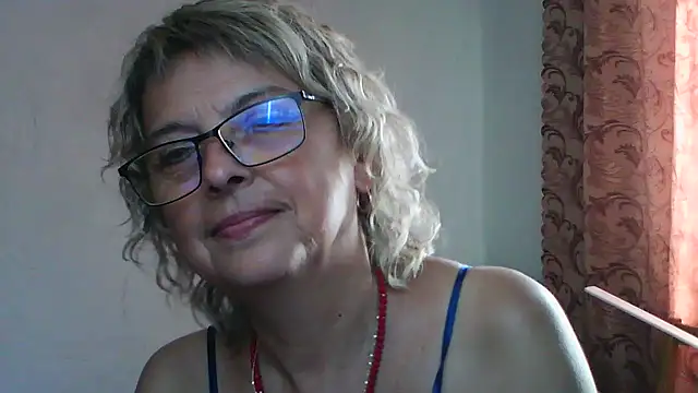 Snapshot of ElizabethGorden chatting on 07/19/26, 06:50 ElizabethGorden online show from 07/19/26, 06:50