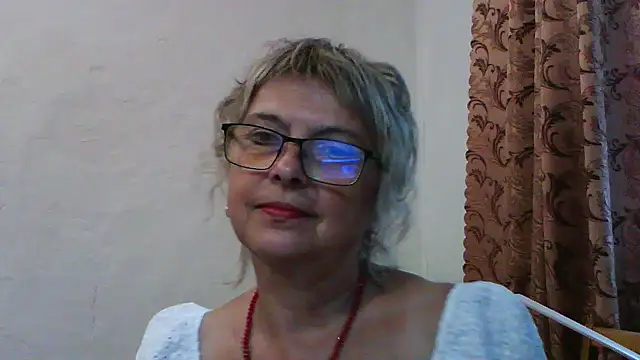 Snapshot of ElizabethGorden chatting on 07/23/26, 05:00 ElizabethGorden online show from 07/23/26, 05:00