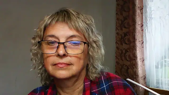 Snapshot of ElizabethGorden chatting on 07/28/26, 12:48 ElizabethGorden online show from 07/28/26, 12:48