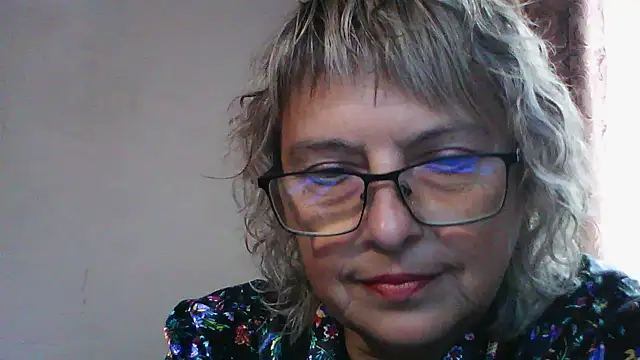 Snapshot of ElizabethGorden chatting on 08/04/26, 04:15 ElizabethGorden online show from 08/04/26, 04:15