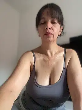 Soy Camila8 online show from 06/26/26, 11:14