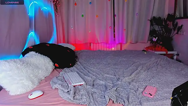 MaddyFever online show from 05/11/26, 05:43