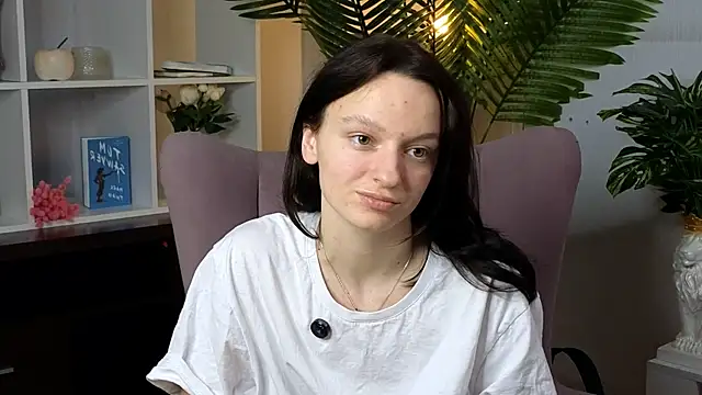 AdrianeMaltbia online show from 05/05/26, 02:14
