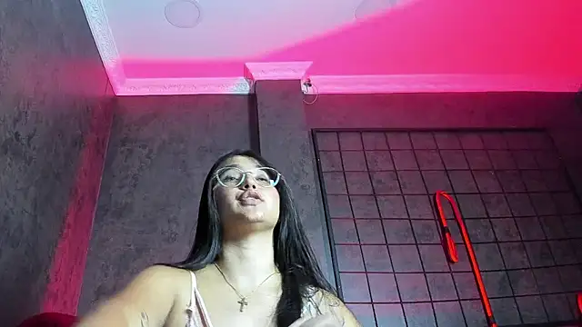 Janett Moore online show from 05/11/26, 02:45