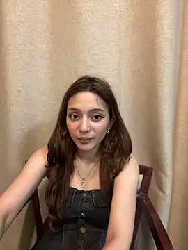 Snapshot of Lilywant chatting on 06/04/26, 12:33 Lilywant online show from 06/04/26, 12:33