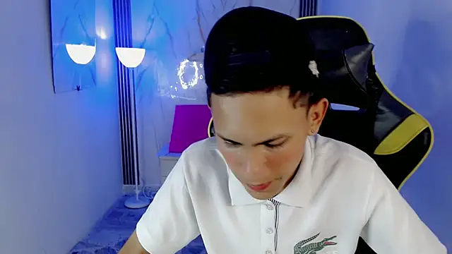 sombra 18 online show from 07/03/26, 03:35