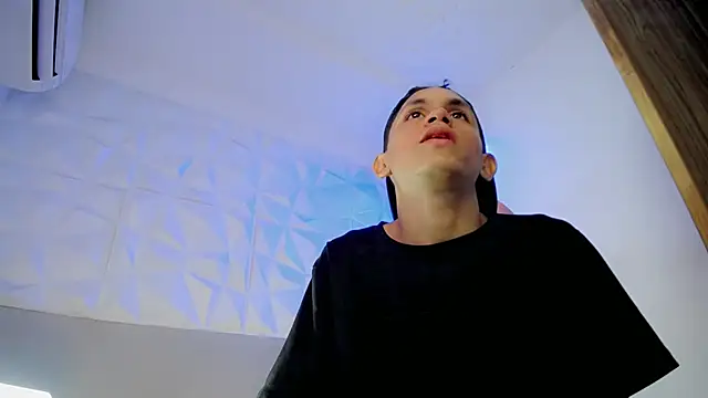sombra 18 online show from 07/22/26, 02:03