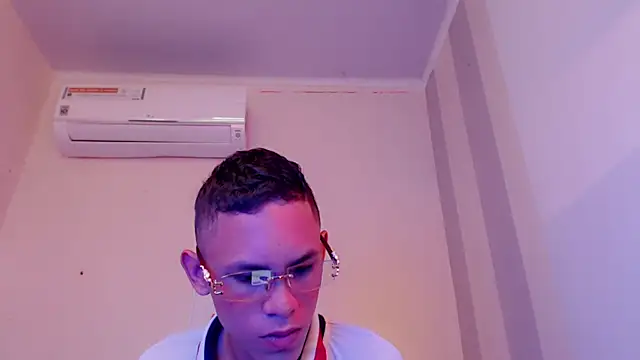 sombra 18 online show from 08/03/26, 11:19
