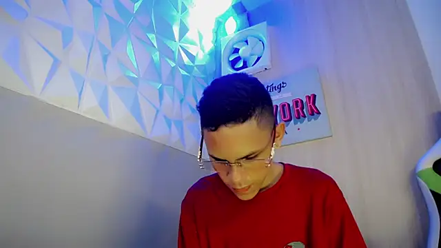 sombra 18 online show from 08/07/26, 10:56