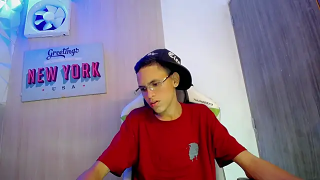 sombra 18 online show from 08/08/26, 11:01