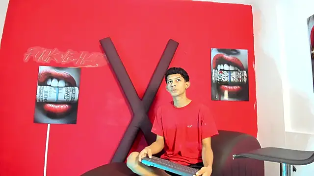 TWINKS BOYSX online show from 05/19/26, 01:28