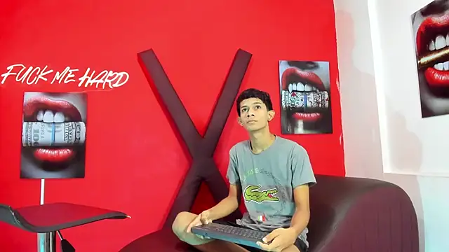 TWINKS BOYSX online show from 05/21/26, 01:29