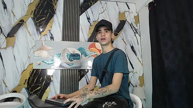 TWINKS BOYSX online show from 05/28/26, 03:09