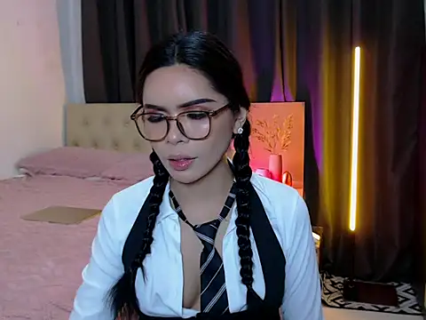 Snapshot of Alexandra_Kenn chatting on 07/06/26, 08:33 Alexandra Kenn online show from 07/06/26, 08:33