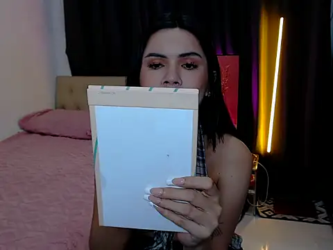 Snapshot of Alexandra_Kenn chatting on 07/12/26, 10:45 Alexandra Kenn online show from 07/12/26, 10:45