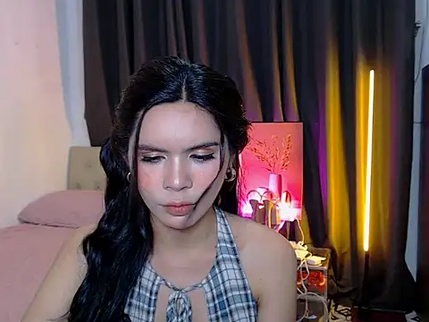 Snapshot of Alexandra_Kenn chatting on 07/18/26, 01:26 Alexandra Kenn online show from 07/18/26, 01:26