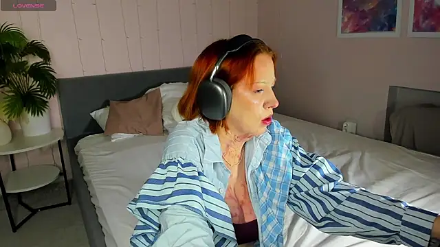 Snapshot of Maya_foxy chatting on 05/27/26, 03:14 Maya foxy online show from 05/27/26, 03:14