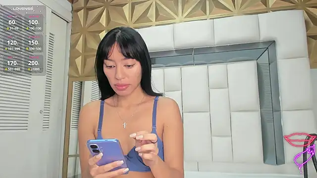 Snapshot of peyton_luoise27 chatting on 06/11/26, 01:20 peyton luoise27 online show from 06/11/26, 01:20