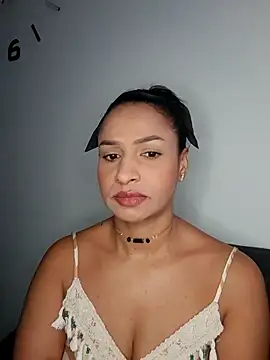 mell0102 online show from 05/11/26, 11:05