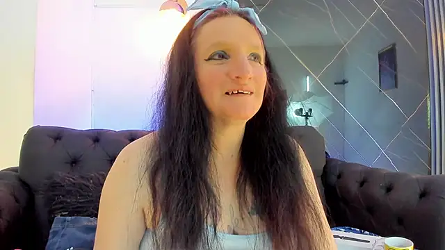 Snapshot of CloeMature chatting on 08/02/26, 03:38 CloeMature online show from 08/02/26, 03:38