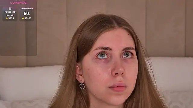 EvaAkiins online show from 06/12/26, 04:39