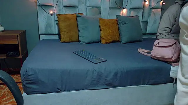 Luna and Jacksonn online show from 06/11/26, 03:26