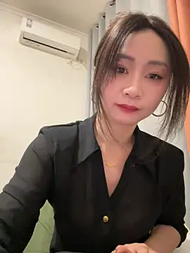 Snapshot of huihui_520 chatting on 06/18/26, 06:35 huihui 520 online show from 06/18/26, 06:35