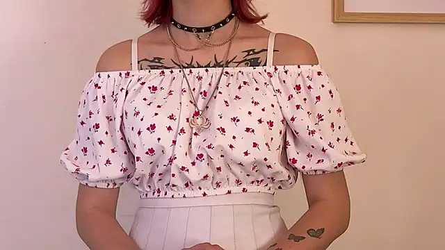 Cruela Bena online show from 05/13/26, 03:53