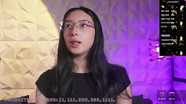 Snapshot of zara_bliss chatting on 05/25/26, 11:05 zara bliss online show from 05/25/26, 11:05