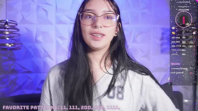 Snapshot of zara_bliss chatting on 06/04/26, 11:05 zara bliss online show from 06/04/26, 11:05