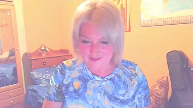 MollyyJoyy online show from 05/25/26, 06:36