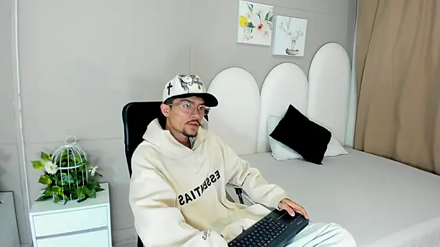 Snapshot of jake_miller__ chatting on 06/04/26, 07:31 jake miller online show from 06/04/26, 07:31
