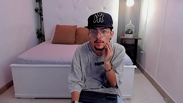 Snapshot of jake_miller__ chatting on 06/10/26, 07:24 jake miller online show from 06/10/26, 07:24
