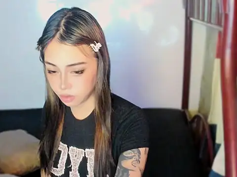 ArianaLore online show from 06/03/26, 05:51