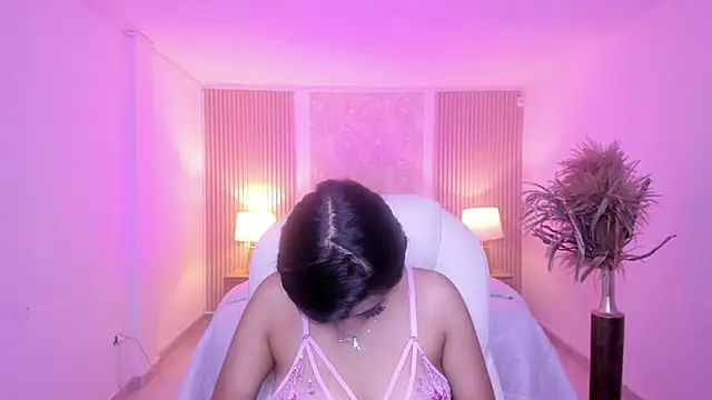Clhoe collins online show from 05/13/26, 07:22