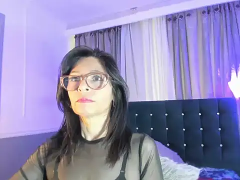 Snapshot of lena_gray chatting on 05/16/26, 12:37 lena gray online show from 05/16/26, 12:37