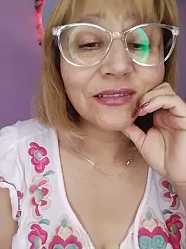 Snapshot of vitaminafranccesca chatting on 05/26/26, 04:47 vitaminafranccesca online show from 05/26/26, 04:47