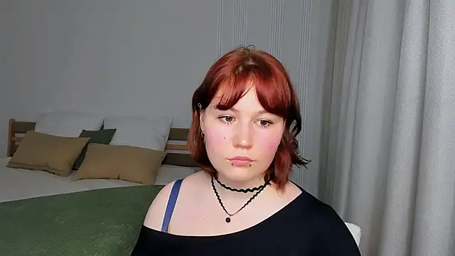 MiaLacrice online show from 05/17/26, 11:28
