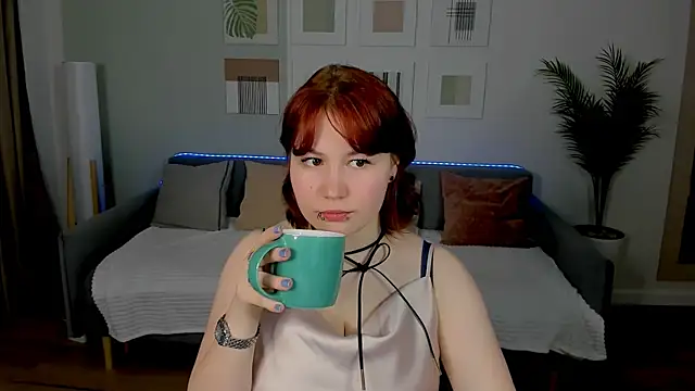 MiaLacrice online show from 05/20/26, 04:29