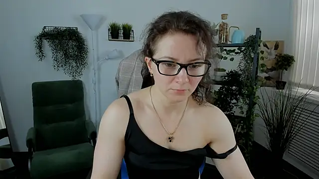 AureliaGleam online show from 06/12/26, 03:16
