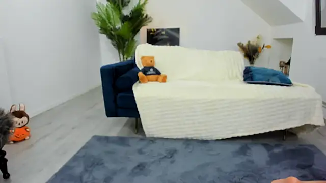 Issa Belle18 online show from 05/23/26, 03:12