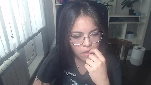 Snapshot of Anda_here chatting on 06/18/26, 04:35 Anda here online show from 06/18/26, 04:35