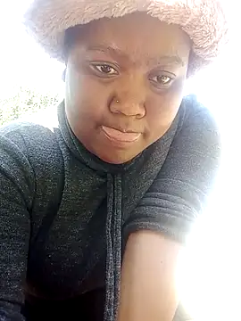 ChubbyMidgetxxx19 online show from 06/24/26, 11:09